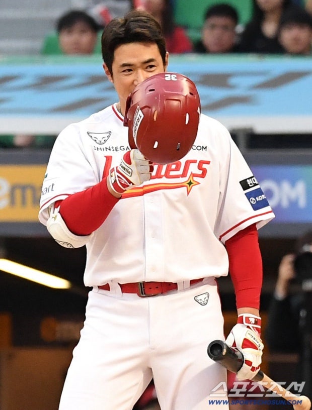김재환, SSG 이적 첫해 20홈런 구단 역대 외부 영입 타자 최다 “20호에 환호”