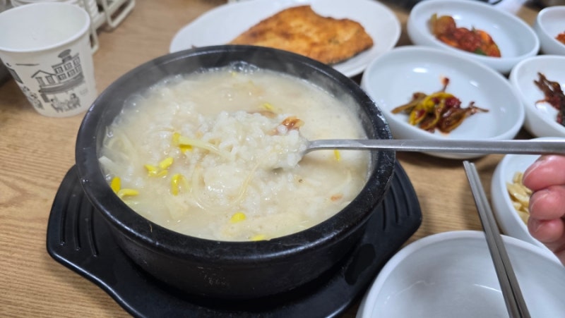 양양 감나무식당 황태국밥