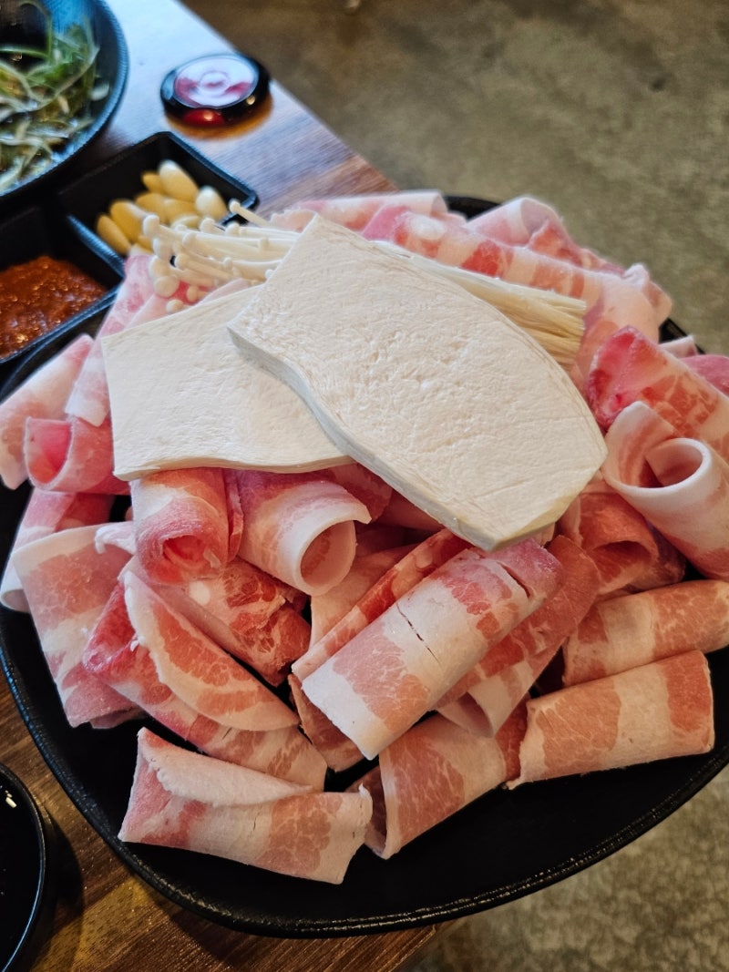 [진주금산맛집] 착한 가격 촉촉한 대패 고깃집 "착한꽃대패"