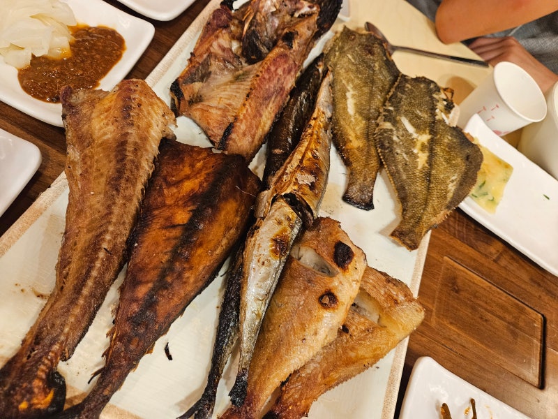 속초해수욕장 근처 맛집 '바담생선구이' 성수기 방문 솔직 후기 (feat. 물회 서비스)
