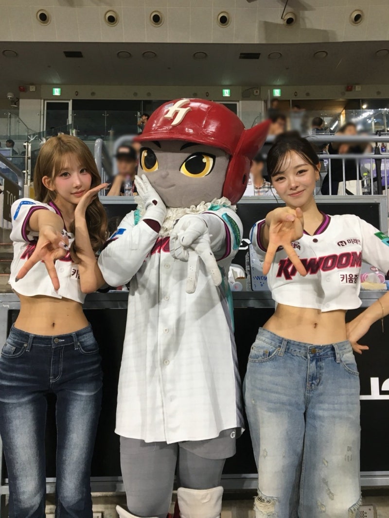 2026 한국프로야구(KBO) 8월: 여자 아이돌 시구·시타·공연 정보 및 사진 모음
