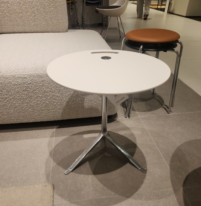 현대백화점 목동점 프리츠한센(Fritz Hansen) 신규 매장 방문! 신상 사이드테이블 "리틀프렌드 ....