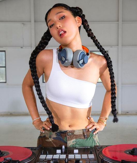 "힙해서 오히려 좋아..!" 오마이걸 미미 'Bish Bash Bosh' 8월 컴백 가수 노래 가사 해석 리뷰