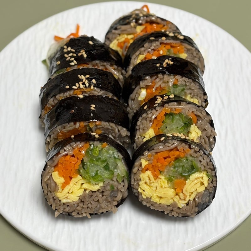 [요리] 다이어트 식단으로 추천 하는 메밀면김밥 만들기!! (김밥 예쁘게싸는 꿀팁!!)