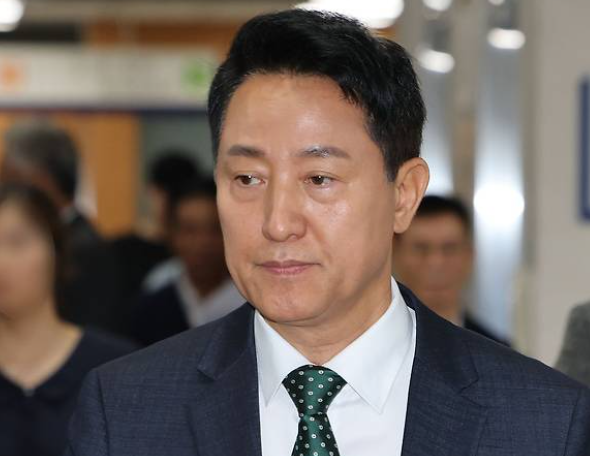 <b>오세훈 항소심 재판</b> 시작, 여론조사비 대납 의혹 두고 무죄 주장 핵....