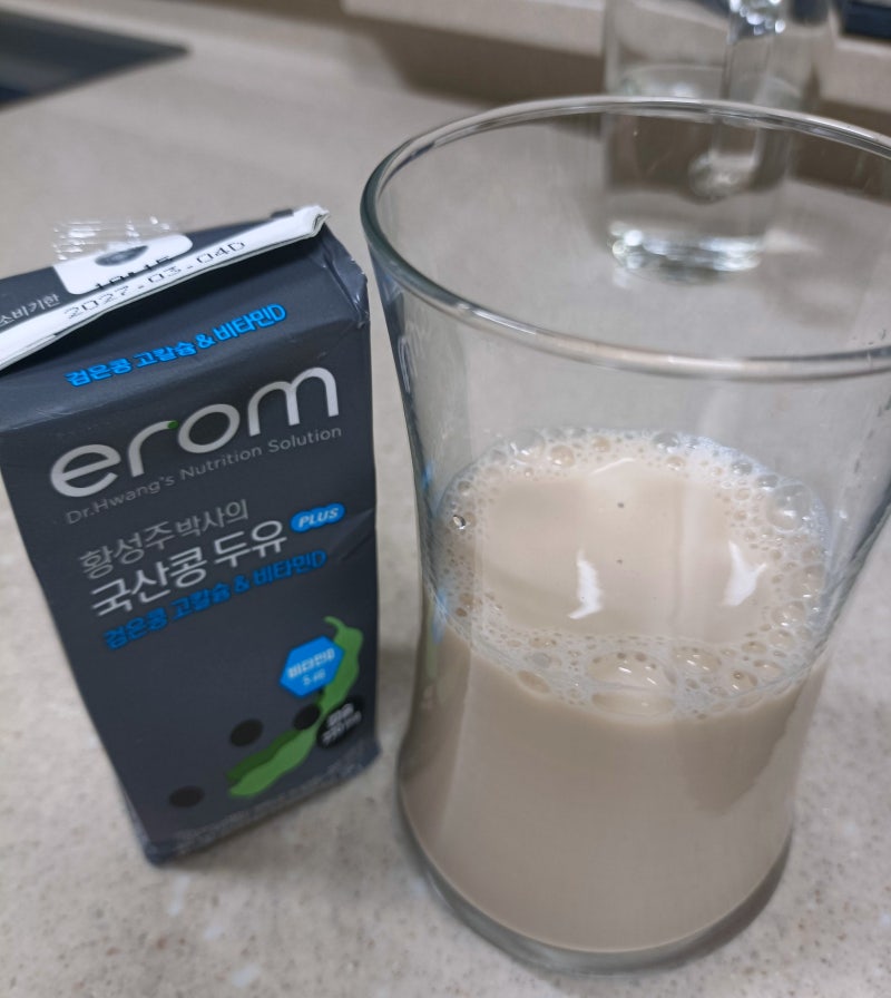 “두유 하나에”…125kcal에 칼슘 220mg·비타민D까지, 직접 먹어본 이롬 황성주 검은콩 두유