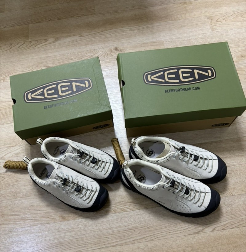 킨 KEEN 재스퍼 락 스니커즈 버치 블랙 // 편한 커플 운동화 후기