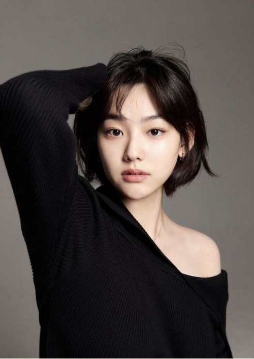 강미나 프로필 나이 학력 아이오아이 내일도 출근, "직장인 역할 위해 13kg 감량했네요!"