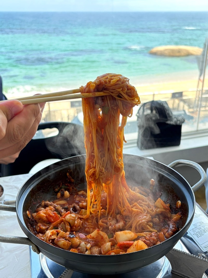 속초 밥집 낙지짜글이 짜글낙지 오션뷰 식당 [ 등대곳간 ] 아이랑 등대해수욕장 맛집 추천