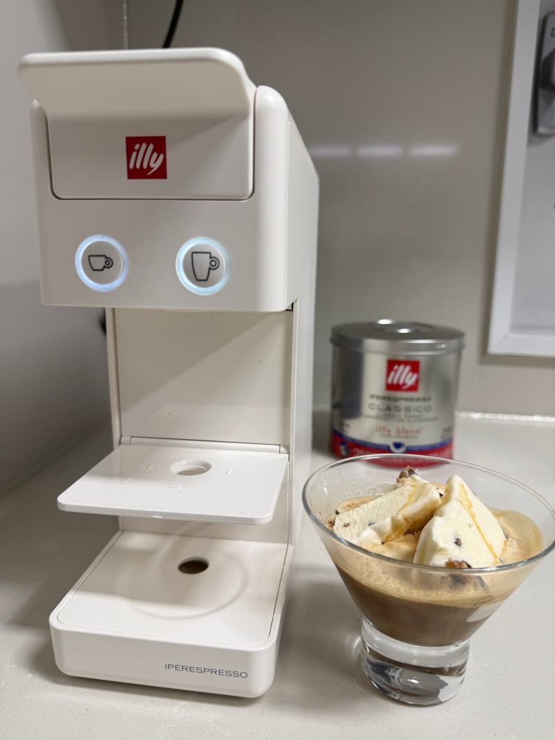 커피 땡기면 일리 오세욤!! illy Y3.3 일리 커피머신 사용 후기