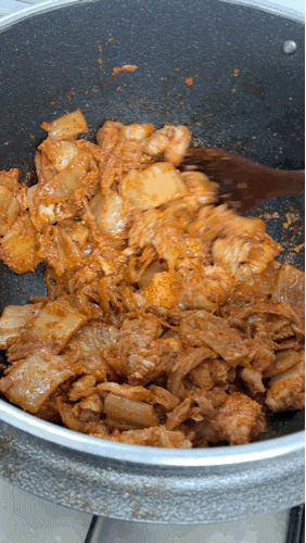 반찬레시피 묵은지 요리 실패 없는 돼지고기 김치찌개 맛있게 끓이는 법