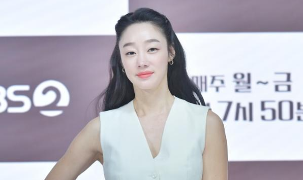 "8천억 재벌설?" 43세 최여진이 다이어트 안 하고 몸매 유지하는 방법