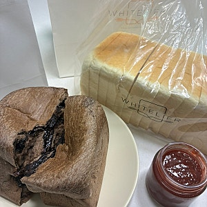 천안 화이트리에 생식빵 맛집 | 식빵계의 에르메스 | 줄서서 먹는 화이트리에 초코 식빵