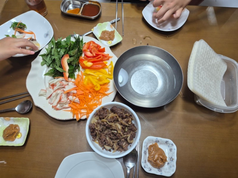 외식 안 부러운 집밥! 소불고기 월남쌈 이렇게 먹으면 최고예요. 땅콩소스 만들기