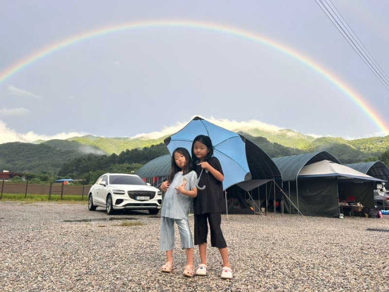 가평 물멍캠프 개별화장실 + 타프존 + 온수 수영장 캠핑장
