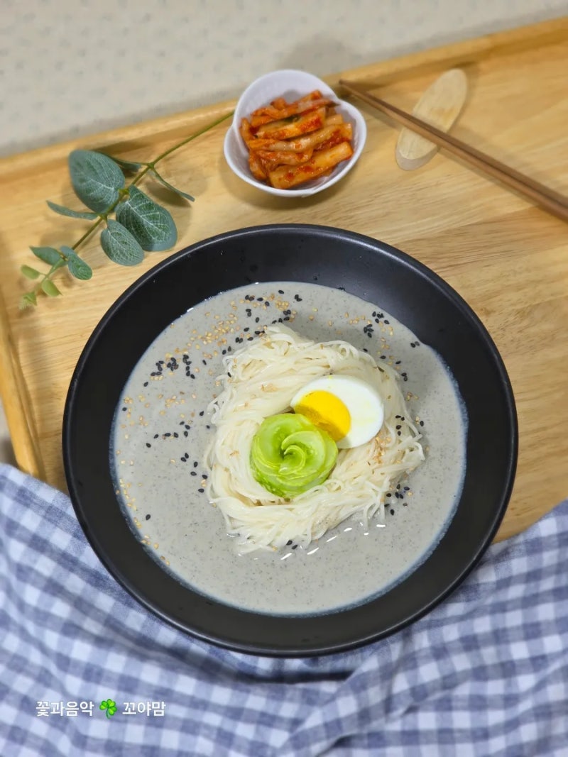서리태 콩국수 만들기  두유 제조기와 믹서기 2가지 방법, 국수 삶을 때 찬물 3번과 오이·달....