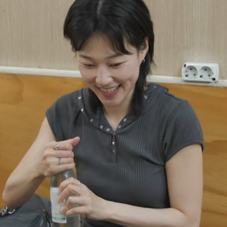 전참시 <b>하윤경 내장탕</b>집 <b>내장탕</b> 맛집 어디? 낮술 반전 일상 공개