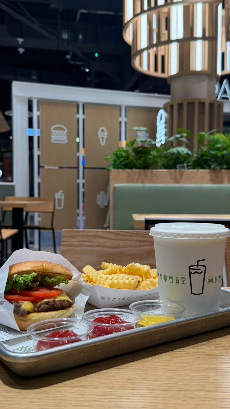 롯데프리미엄아울렛 의왕점 맛집 [쉐이크쉑] 쉑쉑버거 카톡쿠폰 사용시 음료변경 가능/아울....