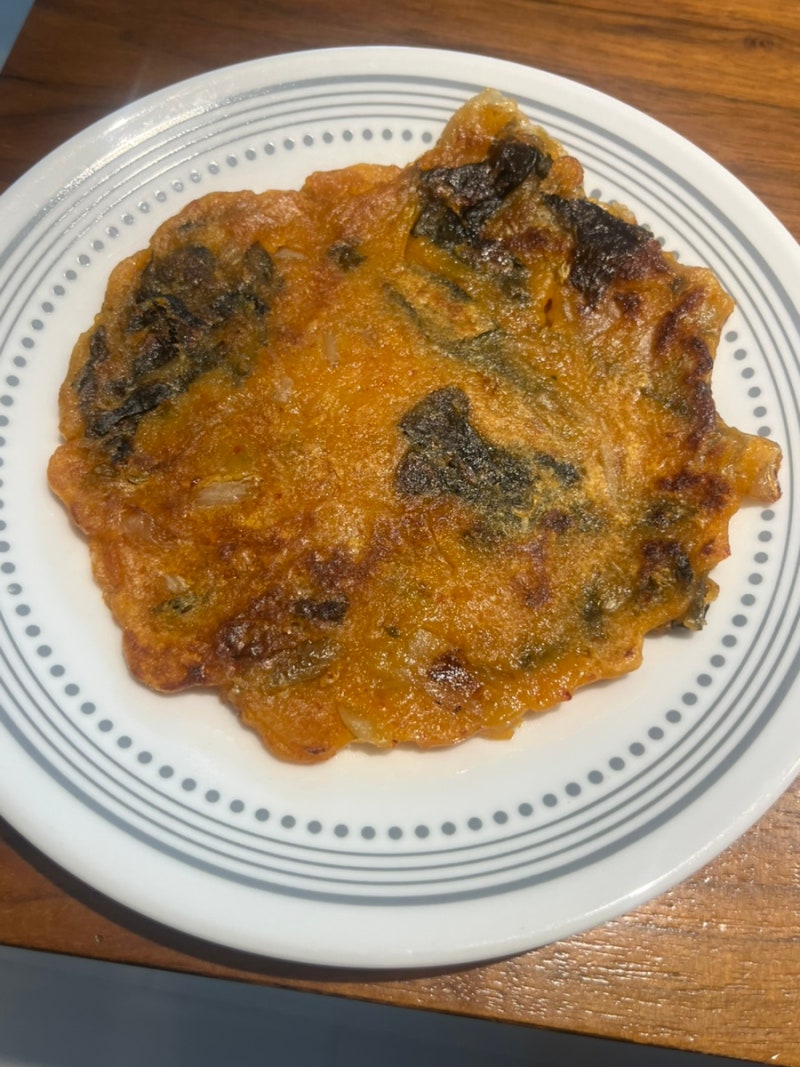 김치전 바삭하게 만드는 법 빵가루 감자전분 넣은 간단 레시피