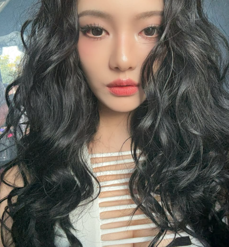 [Celeb Fashion] aespa Ningning's Instagram Dress Look: The Youngest Member, But Her Fashion is Far From It!