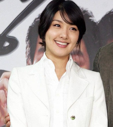 새벽 층간소음·양다리 운전 연속 폭풍 비판... 논란의 중심 배우 김빈우, 결국 한국 떠나 발....