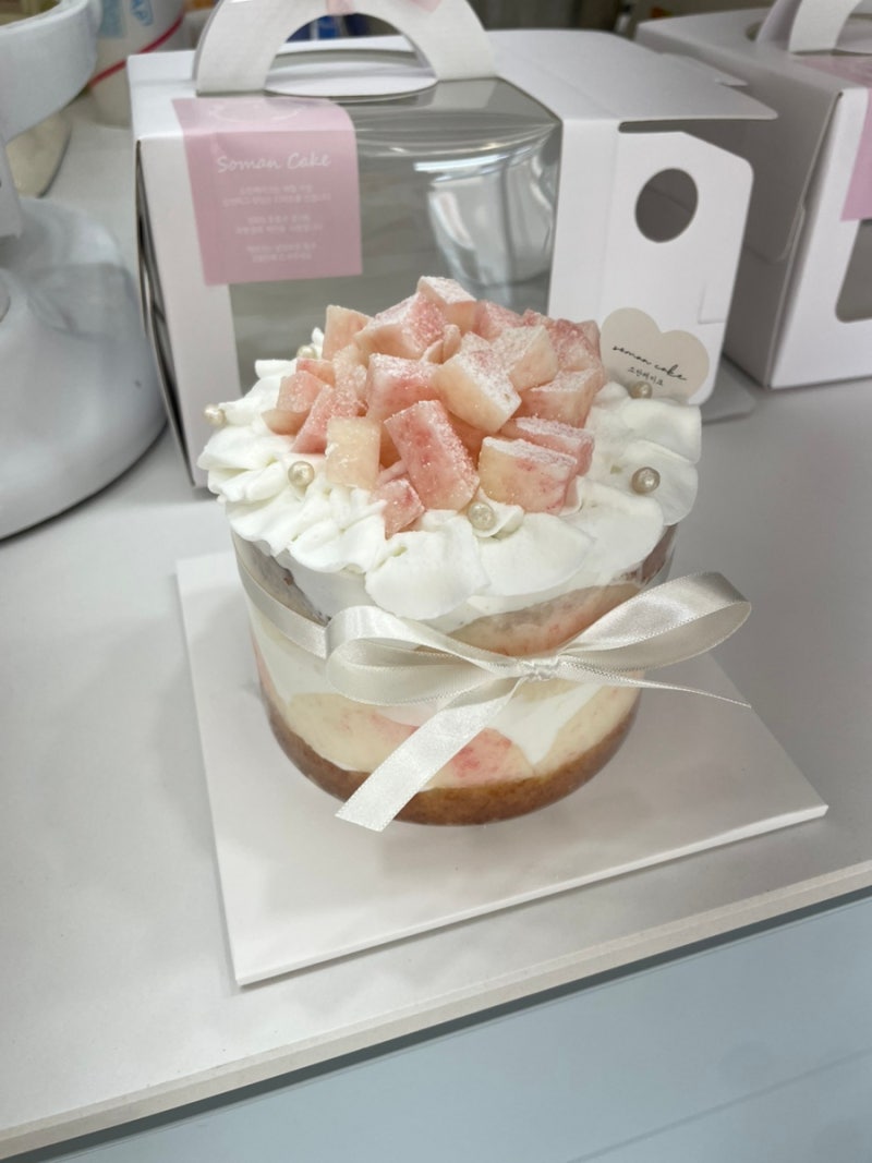 일산 케이크 맛집 밤리단길 소만케이크 복숭아요거트생크림 후기!