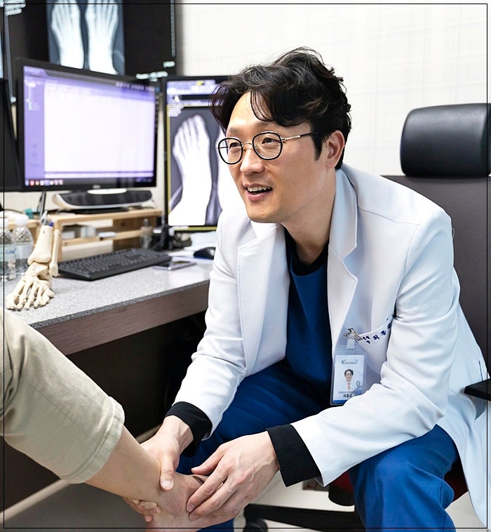 엄지발가락 통증 걸을 때 찌릿하다면? 마디/관절/발바닥 위치별 원인 총정리