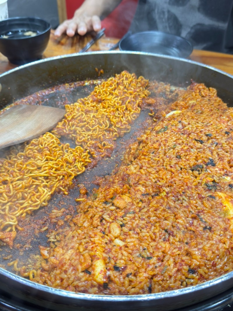 부산시청 맛집 유가네 닭갈비볶음밥 라면사리 추가는 못 참지