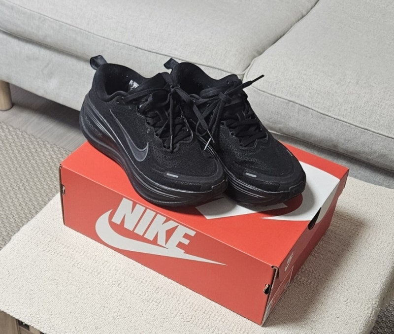 "나이키 보메로 플러스(HV8154-001)" 리뷰 푹신한 쿠션감과 실제 착화감은?｜데일리부터 러닝까....