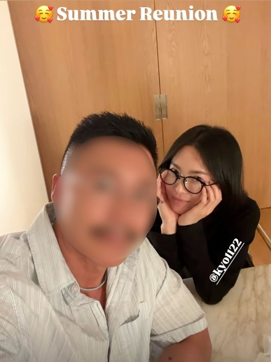 "민낯으로 만나는 남사친?" 송혜교, 스타일리스트와 여름 재회