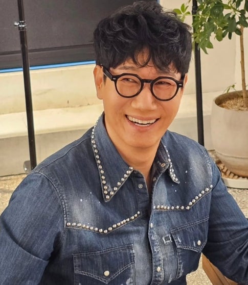 Ji Suk-jin's Profile: From Singer Debut to Running Man's Big Nose Hyung, and His Marriage to Ryu Su-jeong, Introduced by Yoo Jae-suk