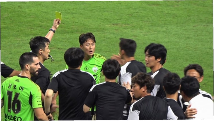 현대가 더비, <b>이승우</b>와 <b>김현석 감독</b>의 격렬한 <b>충돌</b>! 그 숨겨진 전말....