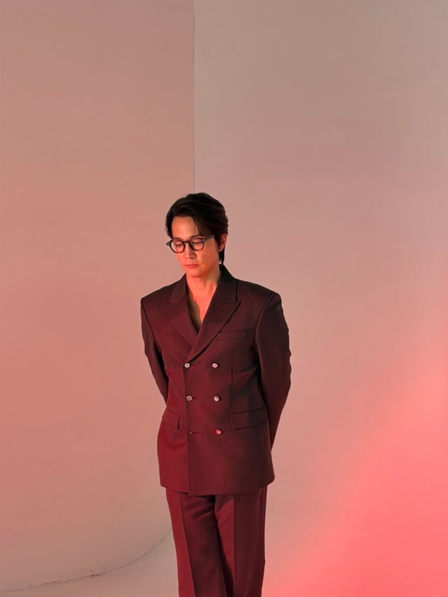 "머리만 잘랐는데 분위기가 달라졌네" 송승헌 브라운 수트 근황, 부동산 이력도 눈길