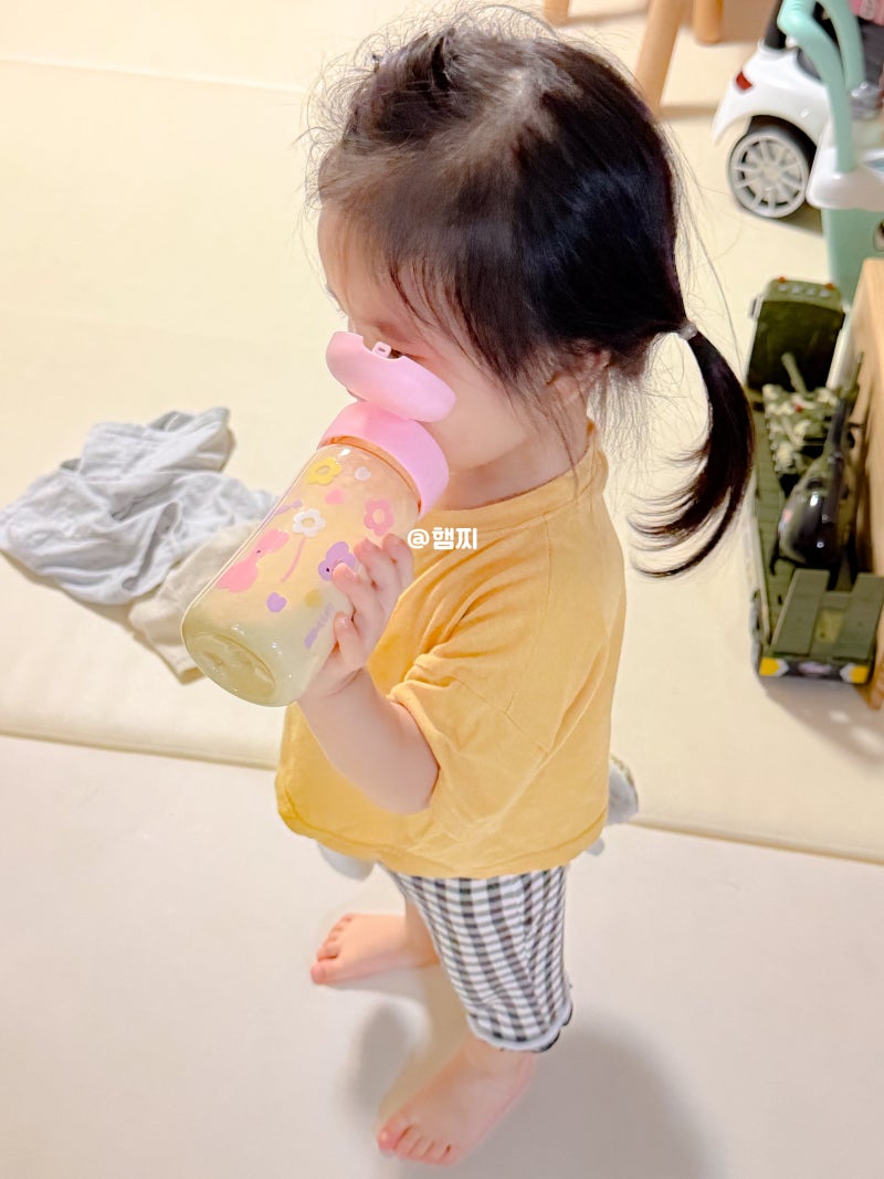 어린이집 물병 돌아기 유아 원터치캡 모윰 빨대컵