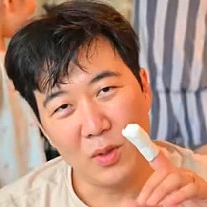 "손톱이 아예 없고, 소변도 빨간색..." 도경완이 방송 쉬고 매일 인조 손톱 붙이는 충격적 이....