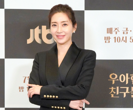 “오빠 이름이 먼저 신문에 났다” 송윤아보다 먼저 유명했던 친오빠의 정체