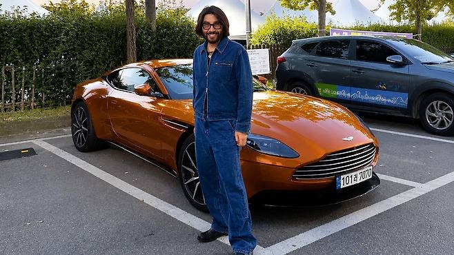"3억짜리 007 슈퍼카에 강렬한 오렌지 랩핑?" 노홍철의 미친 차고지 라인업