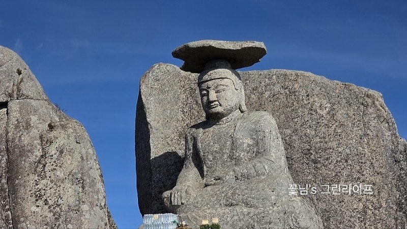 팔공산 갓바위, 한가지 소원은 꼭 들어주신다는 갓바위 부처님, 공양미 짊어지고 오르다