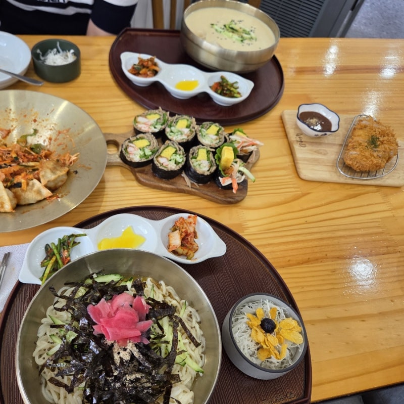포항 장성동 칼국수 맛집 칼국수일번지 국수와 메밀김밥 조합이 최고