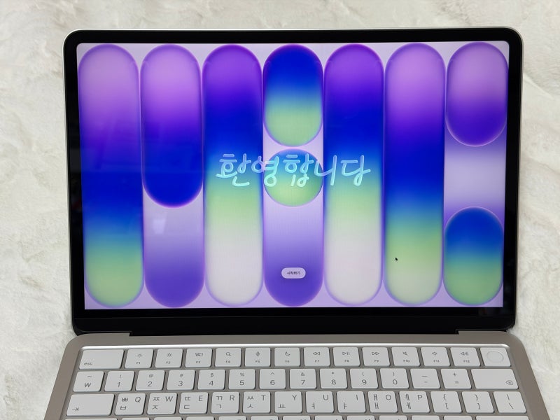 [리뷰] 애플 맥북 네오 실버 512GB 후기 / 4개월 사용후기 / 게임, 포토샵 등등