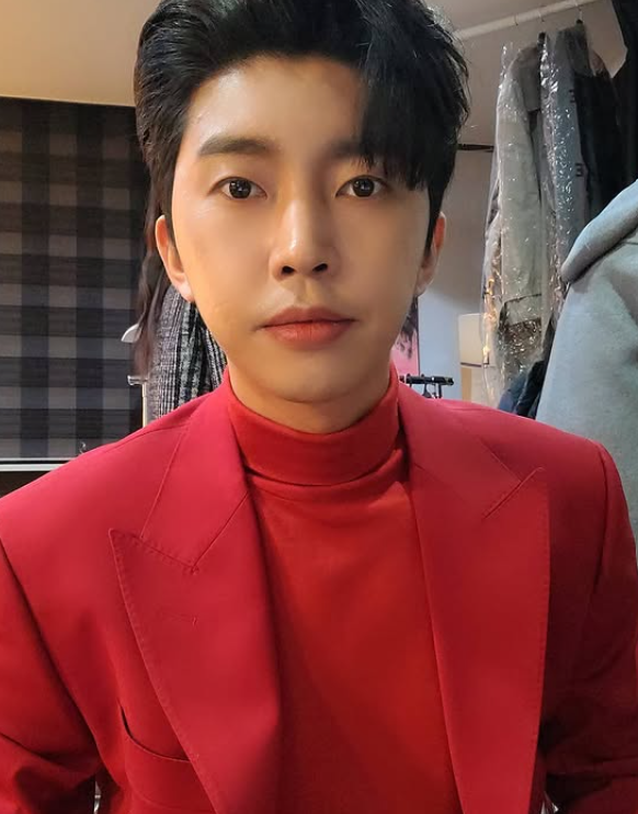 68개월 연속 1위·데뷔 10주년 앨범 임영웅 프로필 학력 고향 재산 나이 가족 배우자 작품활동 ....