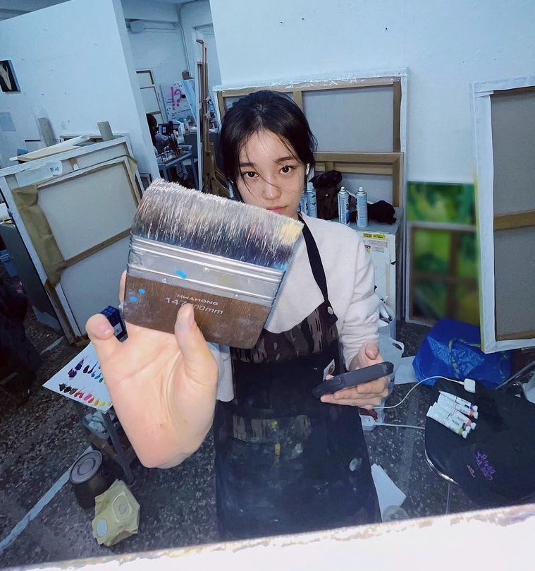 ノ・ユンソが直接描いた絵、女優だと思ったら「梨花女子大学西洋画科」出身だった