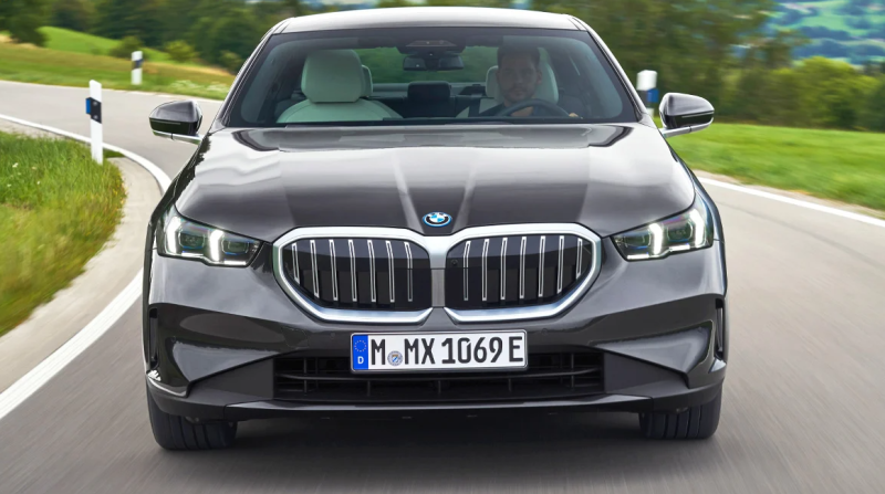 강남 쏘나타의 귀환 2026 BMW 5시리즈 가격·스펙·연비 총정리