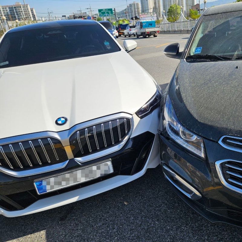 BMW 접촉사고, 공식 서비스센터는 왜 견적서를 그냥 안 끊어줄까?