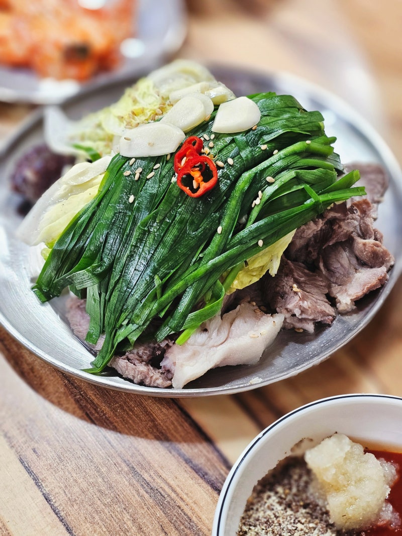 순천 웃장 국밥거리 맛집 맛있는 수육을 함께 주는 황전식당
