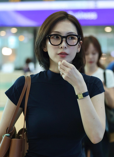 14살 카라 막내였는데 어느새 30대, 강지영 공항패션에서 느껴진 ‘으른미’