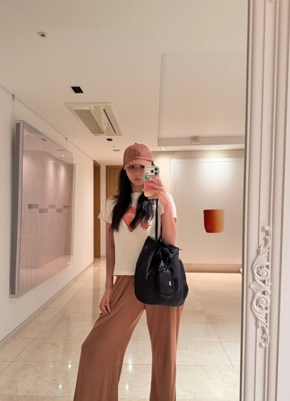 絵画一点がなんと20億ウォン？BLACKPINK ジスの自宅が美術館レベルである理由