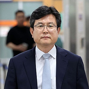 ‘사후 계엄선포문 작성·폐기’ 강의구 전 부속실장 2심 징역 1년 6개월