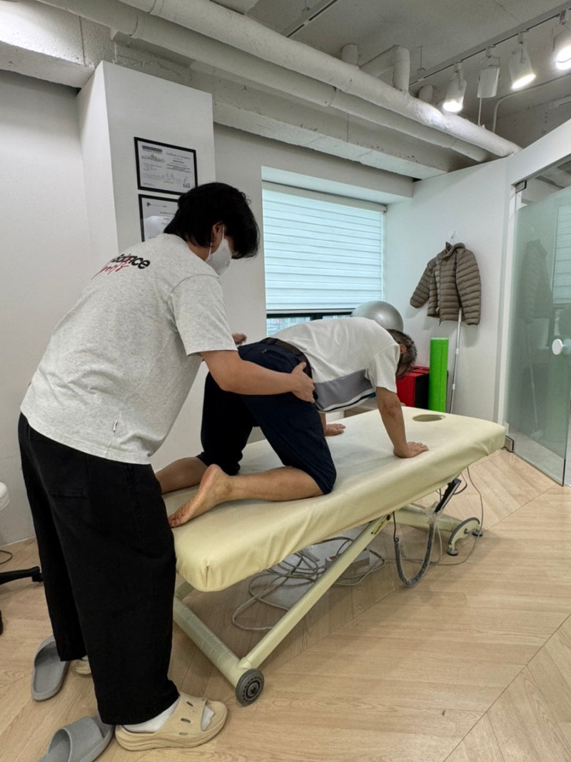 강남 재활운동센터 추천, 뇌출혈 후 오른팔 통증 원인을 알게 된 DNS운동 후기