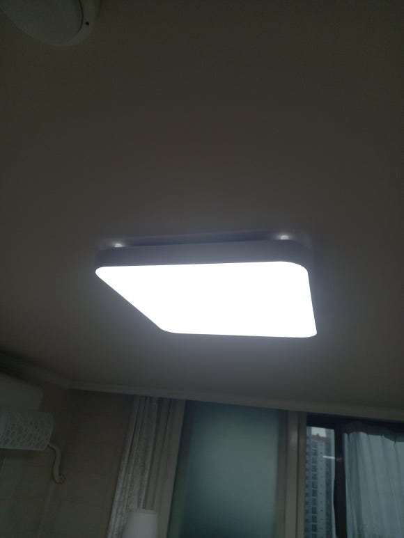 대전 유성구 죽동 깜박이는 고장난 전등 국내산 KS인증 고효율 밝고 긴수명 정품사용 최신 led....